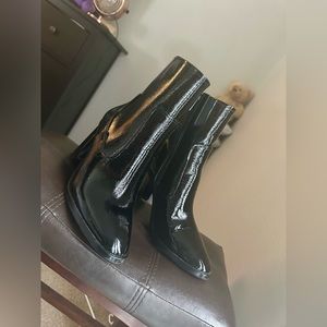 Donald Pliner | Maymi Boots in Black Leather Patent, size 9US/39EU